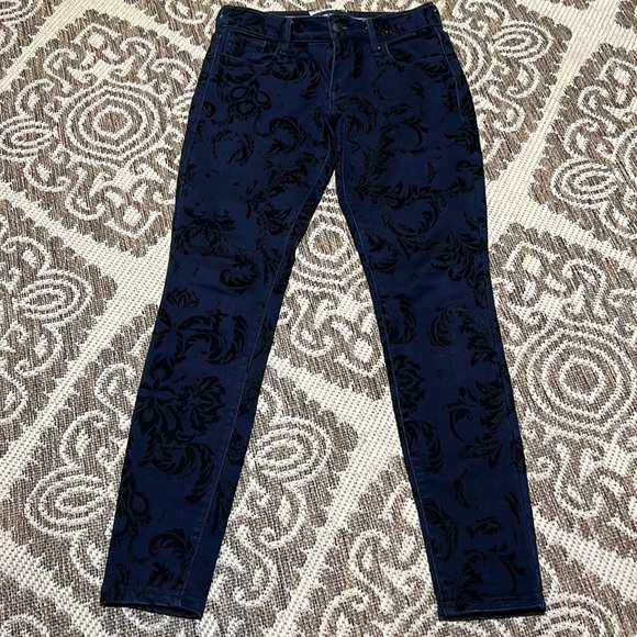 Women’s size small bundle with pants size 4 - Picture 10 of 12